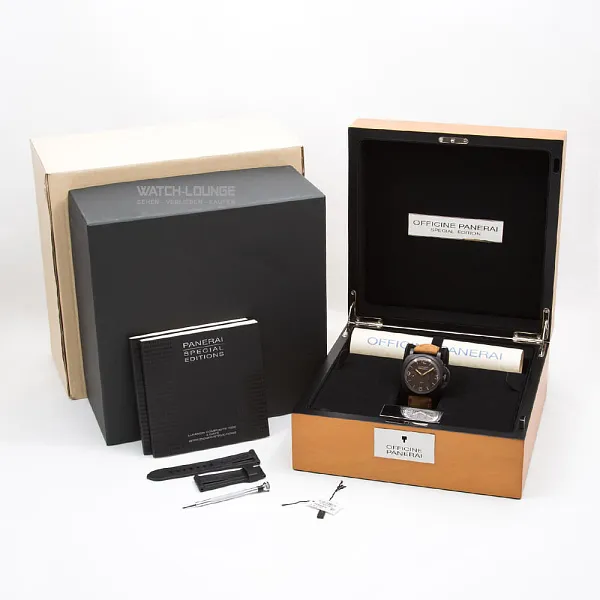 19130_watchlounge_lo.jpg