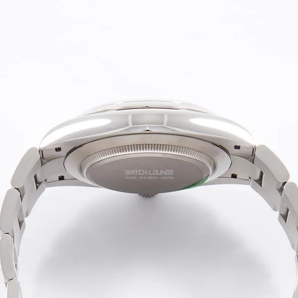 19202_watchlounge_lo.jpg