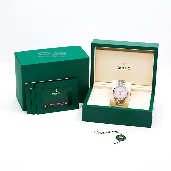 19205_watchlounge_lo.jpg