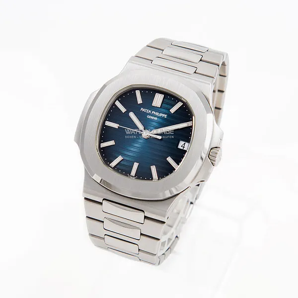 19228_watchlounge_lo.jpg