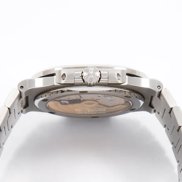 19229_watchlounge_lo.jpg