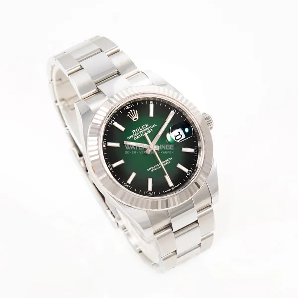 19240_watchlounge_lo.jpg