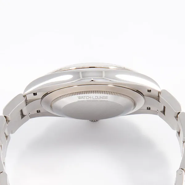 19243_watchlounge_lo.jpg
