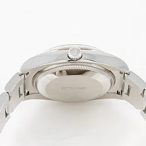 1_02385_watchlounge_lo.jpg