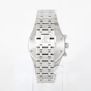1_02444_watchlounge_lo.jpg