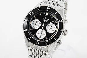 1_02659_watchlounge_lo.jpg
