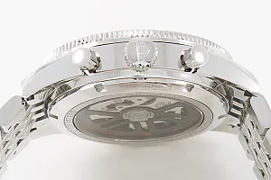 1_02660_watchlounge_lo.jpg