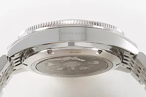 1_02661_watchlounge_lo.jpg