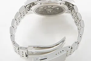 1_02663_watchlounge_lo.jpg