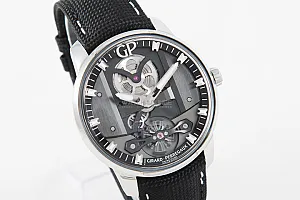 1_03713_watchlounge_lo.jpg