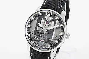 1_03714_watchlounge_lo.jpg