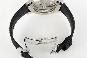 1_03718_watchlounge_lo.jpg