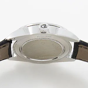 28_044_watchlounge_lo.jpg