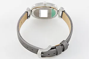 29_017_watchlounge_lo.jpg