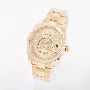 2_02635_watchlounge_lo.jpg