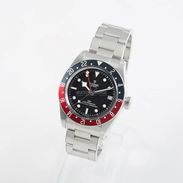 45_29_watchlounge_lo.jpg